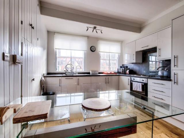 City of Edinburgh, EH1 2NT, United Kingdom | 2 bed apartment for rent #100563708 | Rentberry