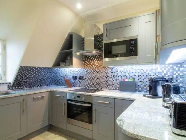 City of Edinburgh, EH1 2NA, United Kingdom | 2 bed apartment for rent #113996852 | Rentberry