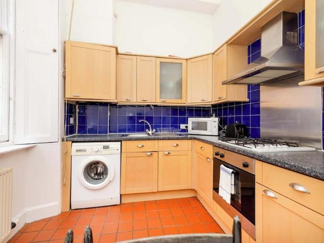 City of Edinburgh, EH1 2HH, United Kingdom | 2 bed apartment for rent #97858594 | Rentberry