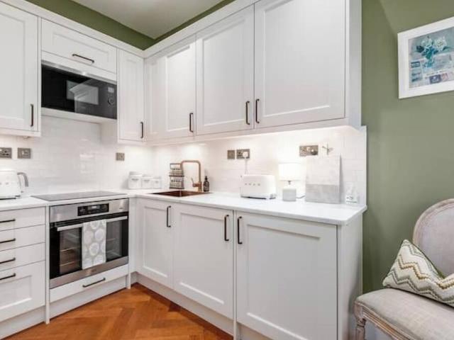 City of Edinburgh, EH1 2JA, United Kingdom | 1 bed townhouse for rent #165066456 | Rentberry