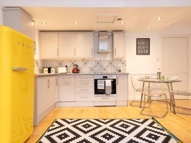 City of Edinburgh, EH1 2LB, United Kingdom | 1 bed apartment for rent #98202825 | Rentberry