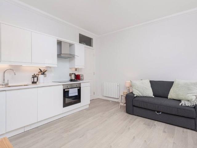 City of Edinburgh, EH1 2PA, United Kingdom | 1 bed apartment for rent #96426894 | Rentberry