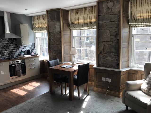 City of Edinburgh, EH1 2PB, United Kingdom | 2 bed apartment for rent #95665514 | Rentberry
