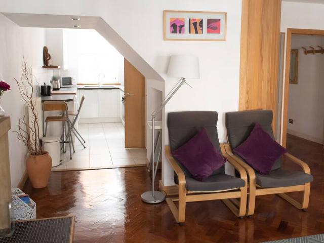 City of Edinburgh, EH1 2PQ, United Kingdom | 2 bed apartment for rent #96679430 | Rentberry