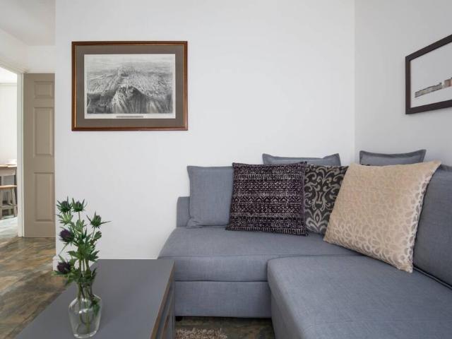 City of Edinburgh, EH1 2RT, United Kingdom | 1 bed apartment for rent #95903224 | Rentberry