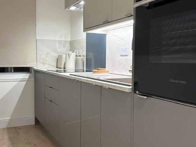 City of Edinburgh, EH1 2RU, United Kingdom | 1 bed apartment for rent #163800677 | Rentberry
