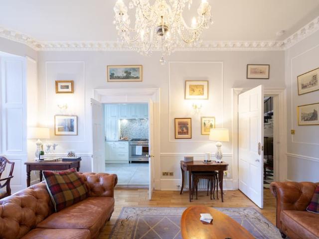 City of Edinburgh, EH2 3BG, United Kingdom | 6 bed townhouse for rent #95617058 | Rentberry