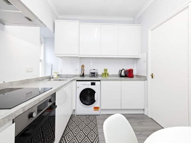 City of Edinburgh, EH2 3DX, United Kingdom | 2 bed apartment for rent #97311530 | Rentberry