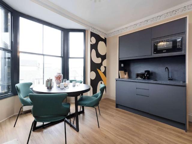 City of Edinburgh, EH2 3HT, United Kingdom | 1 bed apartment for rent #147760751 | Rentberry