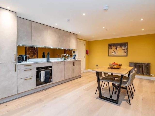 City of Edinburgh, EH2 3JZ, United Kingdom | 2 bed apartment for rent #171777475 | Rentberry