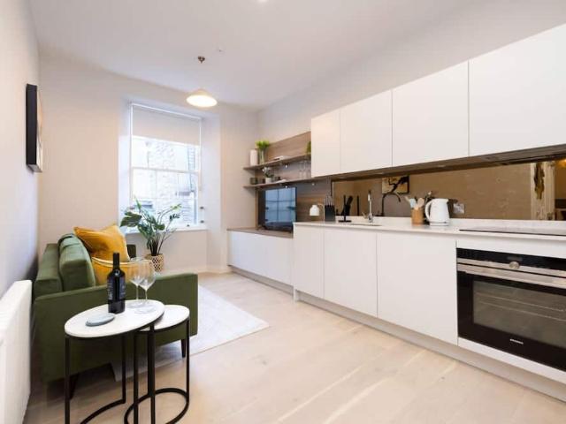 City of Edinburgh, EH2 3JG, United Kingdom | 1 bed townhouse for rent #96739330 | Rentberry