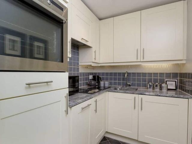City of Edinburgh, EH2 1DY, United Kingdom | 1 bed apartment for rent #96546998 | Rentberry