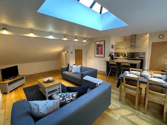 City of Edinburgh, EH2 1EW, United Kingdom | 2 bed townhouse for rent #121459328 | Rentberry
