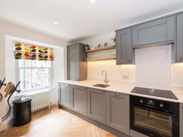 City of Edinburgh, EH2 1EN, United Kingdom | 3 bed apartment for rent #96792347 | Rentberry