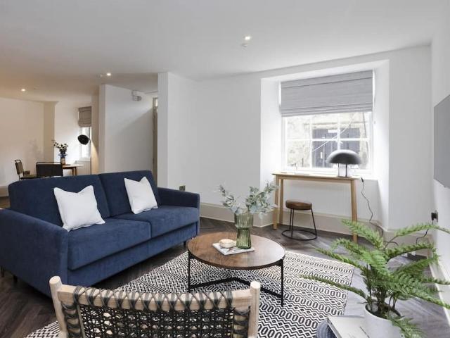 City of Edinburgh, EH2 1JX, United Kingdom | 1 bed townhouse for rent #172277621 | Rentberry