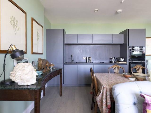 City of Edinburgh, EH2 2HT, United Kingdom | 2 bed apartment for rent #96900560 | Rentberry