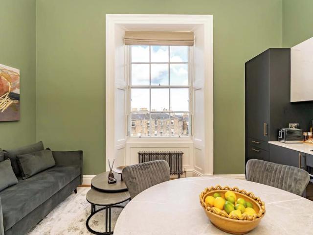 City of Edinburgh, EH2 4NG, United Kingdom | 1 bed townhouse for rent #171431404 | Rentberry
