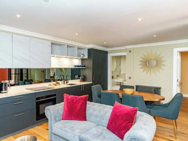City of Edinburgh, EH2 4NG, United Kingdom | 2 bed townhouse for rent #171147880 | Rentberry