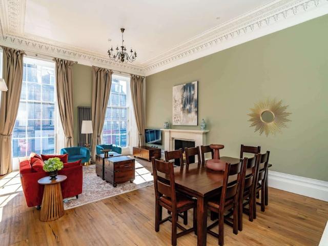 City of Edinburgh, EH2 4NG, United Kingdom | 2 bed townhouse for rent #171149515 | Rentberry