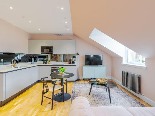 City of Edinburgh, EH2 4PS, United Kingdom | Studio apartment for rent #96482423 | Rentberry