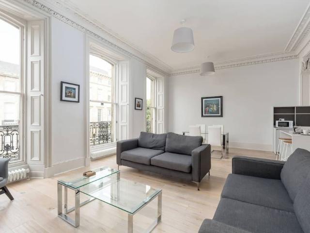 City of Edinburgh, EH3 7RA, United Kingdom | 2 bed apartment for rent #165947411 | Rentberry