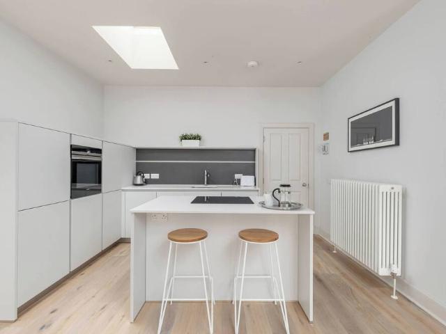 City of Edinburgh, EH3 7RA, United Kingdom | 2 bed apartment for rent #166732147 | Rentberry
