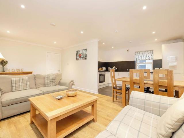 City of Edinburgh, EH3 8EF, United Kingdom | 3 bed apartment for rent #95772481 | Rentberry
