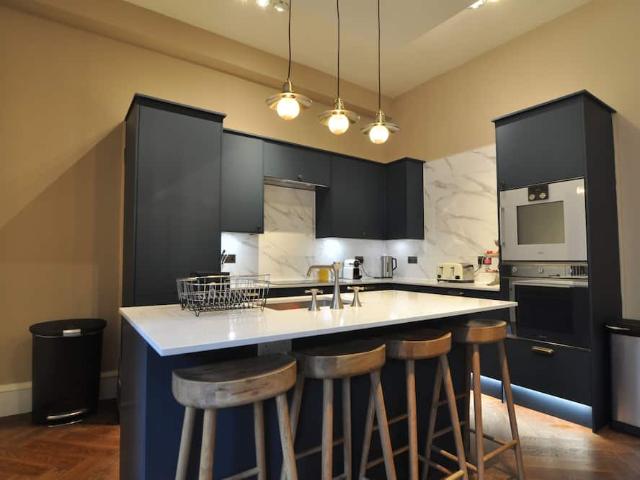 City of Edinburgh, EH3 9NQ, United Kingdom | 6 bed townhouse for rent #97354415 | Rentberry