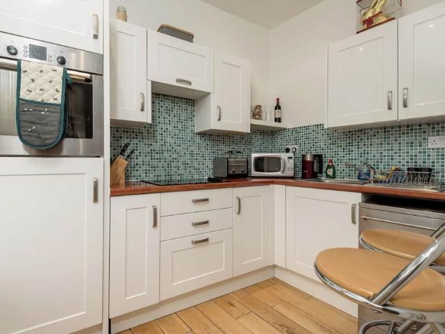 City of Edinburgh, EH3 9AD, United Kingdom | 3 bed apartment for rent #96232559 | Rentberry