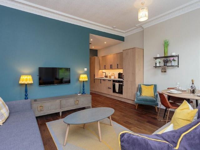 City of Edinburgh, EH3 9AL, United Kingdom | 2 bed apartment for rent #165686369 | Rentberry