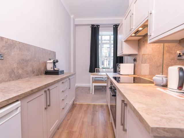 City of Edinburgh, EH3 9BG, United Kingdom | 2 bed duplex for rent #98194113 | Rentberry