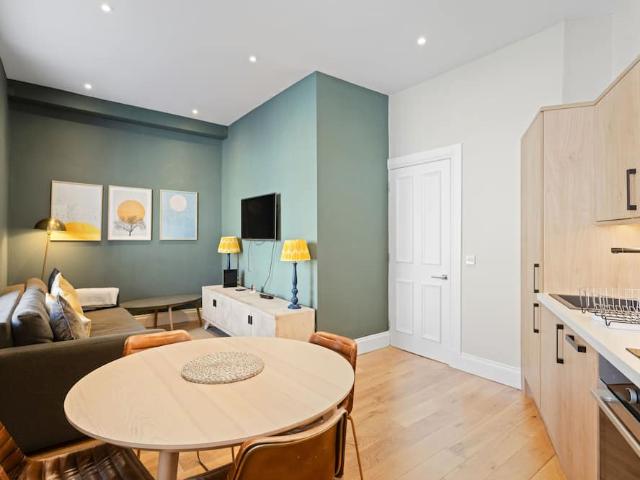 City of Edinburgh, EH3 9DX, United Kingdom | 2 bed apartment for rent #166552253 | Rentberry