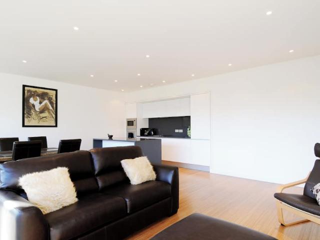 City of Edinburgh, EH3 9GF, United Kingdom | 2 bed apartment for rent #95655152 | Rentberry