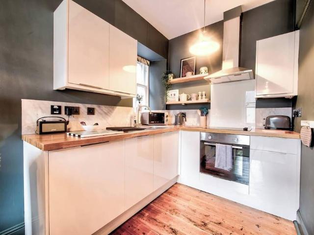 City of Edinburgh, EH3 9LR, United Kingdom | 2 bed apartment for rent #96712851 | Rentberry