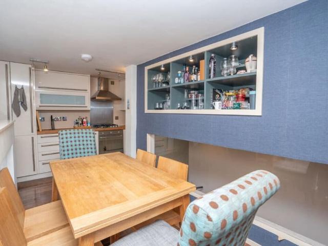City of Edinburgh, EH4 3BG, United Kingdom | 2 bed apartment for rent #164418323 | Rentberry
