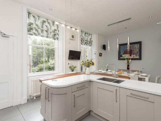 City of Edinburgh, EH4 1BP, United Kingdom | 4 bed townhouse for rent #96223655 | Rentberry