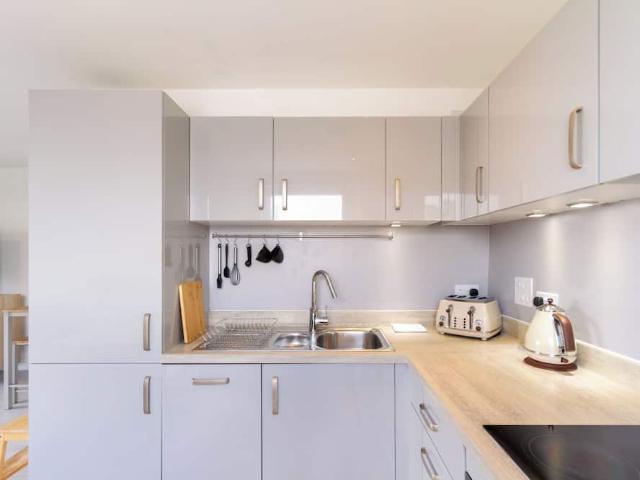 City of Edinburgh, EH5 1RU, United Kingdom | 2 bed apartment for rent #169065024 | Rentberry