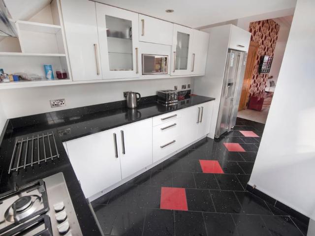 City of Edinburgh, EH6 4PW, United Kingdom | 4 bed house for rent #164922206 | Rentberry