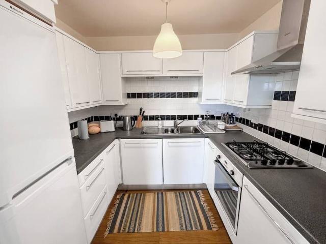 City of Edinburgh, EH6 5DA, United Kingdom | 2 bed apartment for rent #147242373 | Rentberry