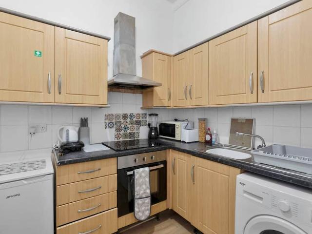 City of Edinburgh, EH6 8PD, United Kingdom | 2 bed apartment for rent #166226789 | Rentberry
