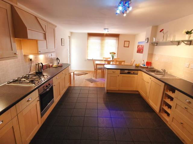 City of Edinburgh, EH7 4NJ, United Kingdom | 3 bed apartment for rent #97998232 | Rentberry