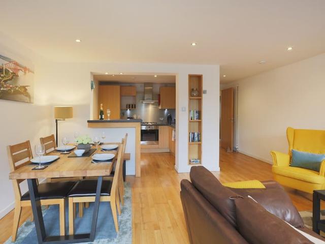 City of Edinburgh, EH7 4BF, United Kingdom | 3 bed apartment for rent #113987819 | Rentberry