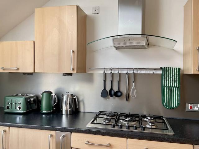 City of Edinburgh, EH7 4BF, United Kingdom | 4 bed apartment for rent #150264434 | Rentberry