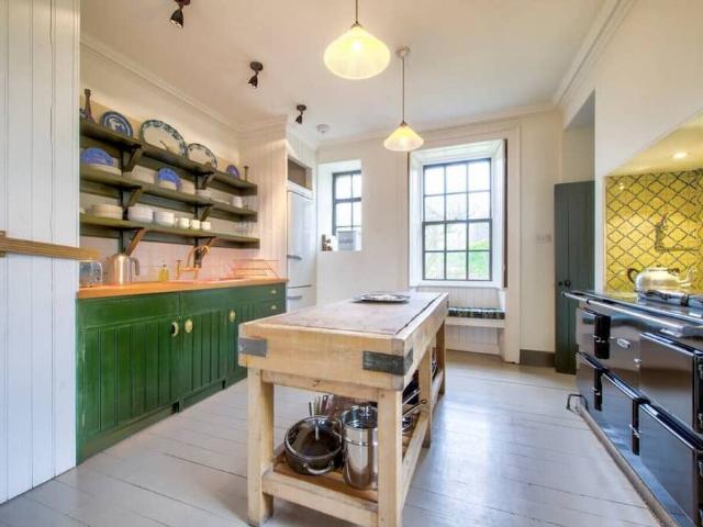 City of Edinburgh, EH7 5AA, United Kingdom | 4 bed townhouse for rent #114007339 | Rentberry