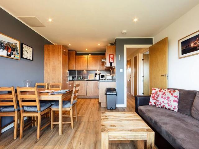 City of Edinburgh, EH7 5FX, United Kingdom | 2 bed apartment for rent #97352528 | Rentberry