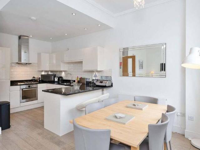 City of Edinburgh, EH7 5JB, United Kingdom | 2 bed apartment for rent #171529462 | Rentberry