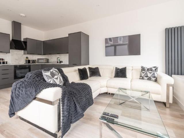 City of Edinburgh, EH7 5QB, United Kingdom | 4 bed apartment for rent #164924704 | Rentberry