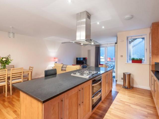 City of Edinburgh, EH8 8BA, United Kingdom | 3 bed apartment for rent #96963149 | Rentberry
