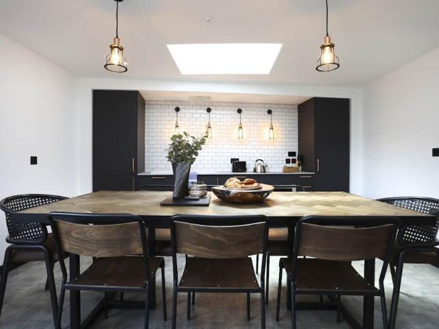 City of Edinburgh, EH8 8DD, United Kingdom | 3 bed apartment for rent #147760470 | Rentberry