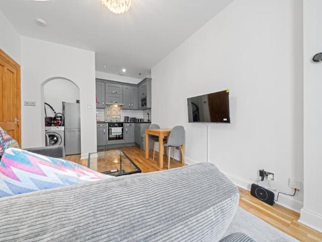 City of Edinburgh, EH8 8EZ, United Kingdom | 1 bed apartment for rent #165044918 | Rentberry